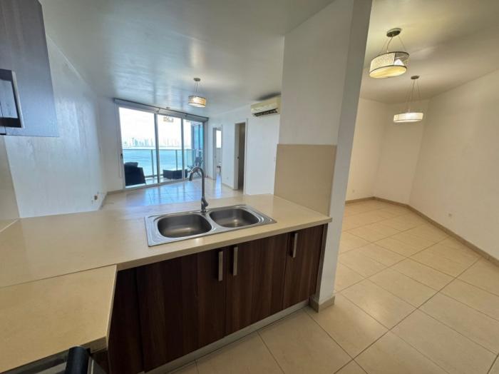 Venta apartamento en punta pacifica, ph oasis on the bay