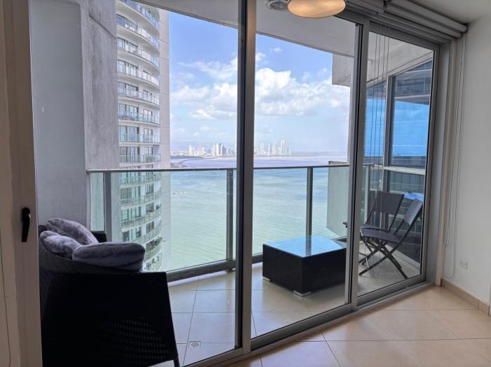 Venta apartamento en punta pacifica, ph oasis on the bay