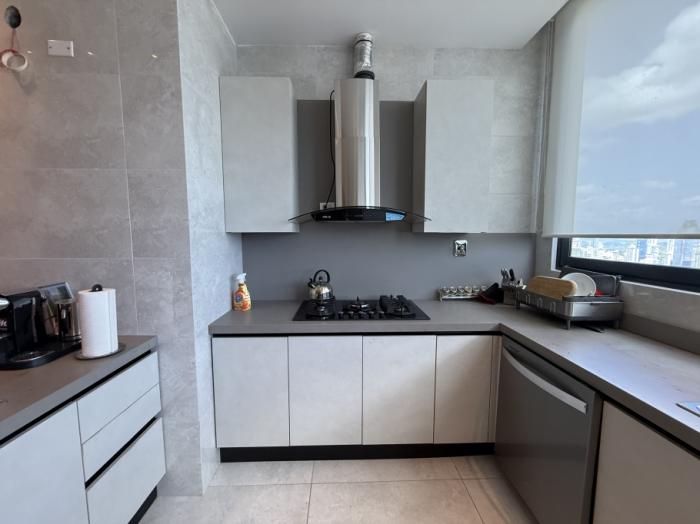 Apartmento for sale in ph ocean front