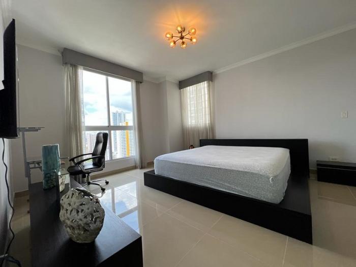 Ocean view apartment for sale in punta pacifica