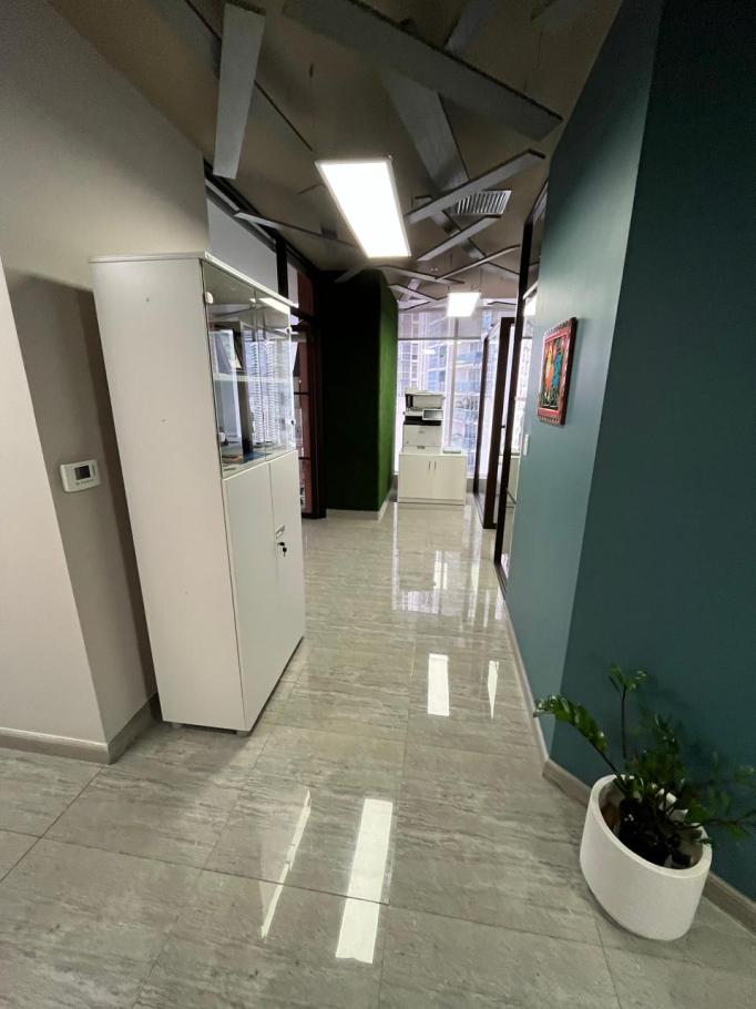 Alquiler de oficina en torre bicsa de 165 mts cuadrados