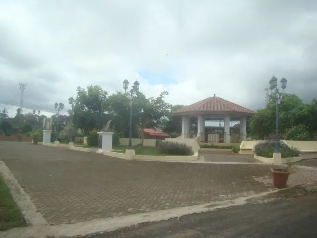 EXCELENTE PROPIEDAD CERCA A LA PLAYA