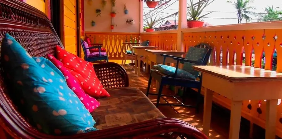 Hostal Calipso - una joya de la arquitectura y rentable!