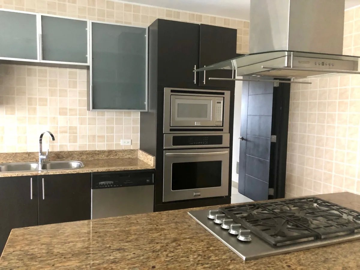 Apartamento de 3 Dormitorios con vistas a la Bah