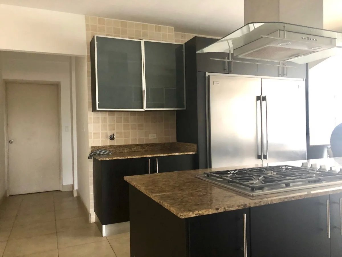 Apartamento de 3 Dormitorios con vistas a la Bah