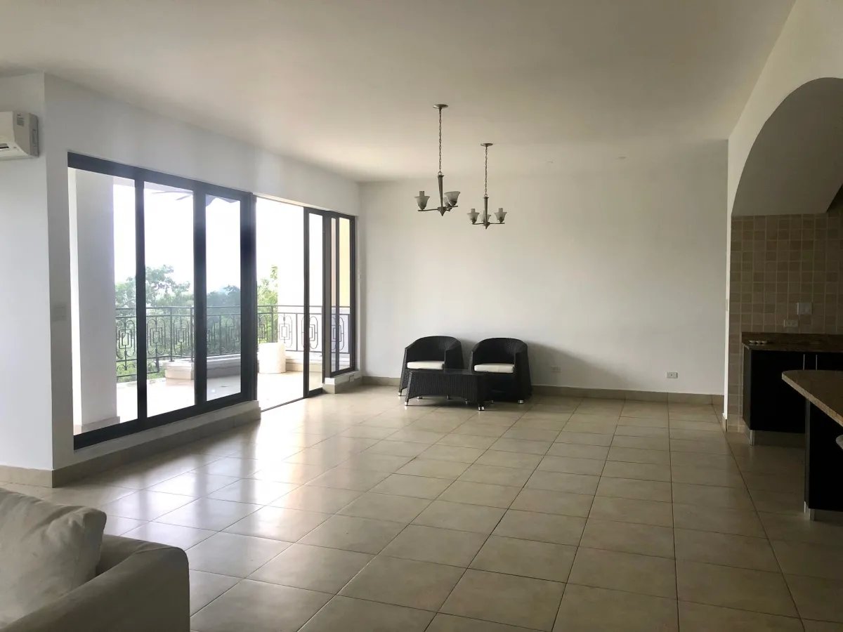 Apartamento de 3 Dormitorios con vistas a la Bah