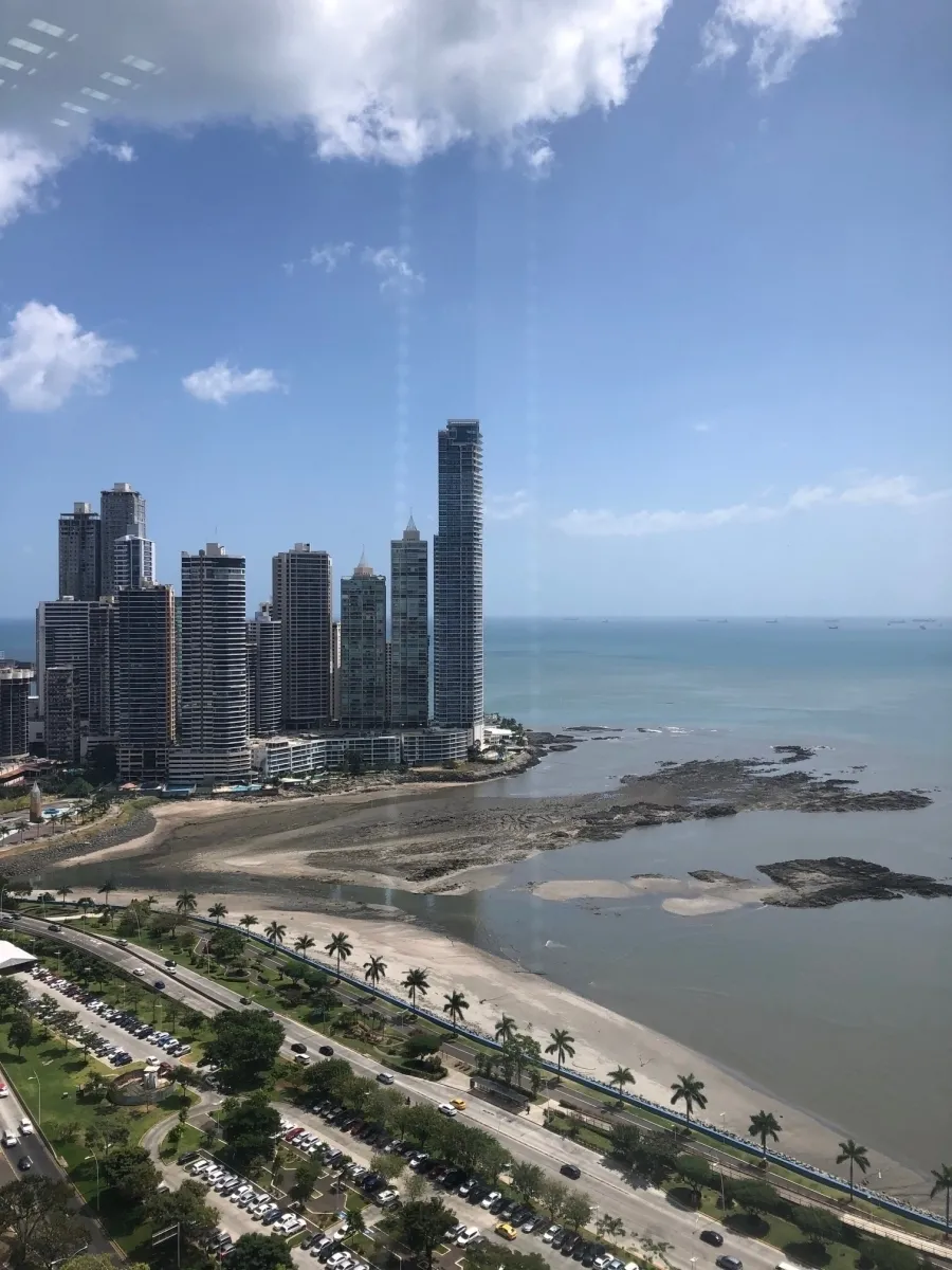 Terminado el Espacio de la Oficina para Alquilar en BICSA Financial tower