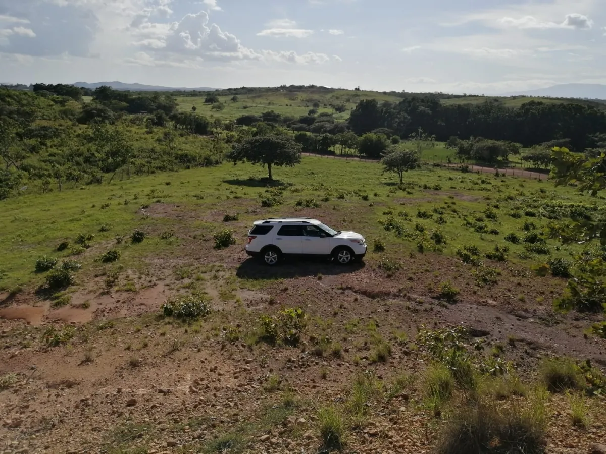 Dos hectáreas cerca de Aguadulce - plano con una colina de la ventaja con la electricidad y el pozo