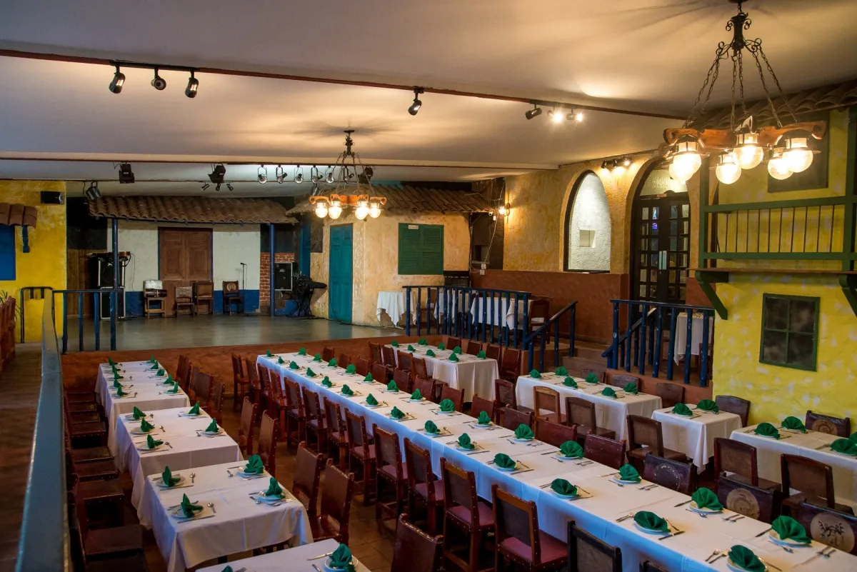 RESTAURANTE LAS TINAJAS EN VENTA EN LA CIUDAD DE PANAMA.