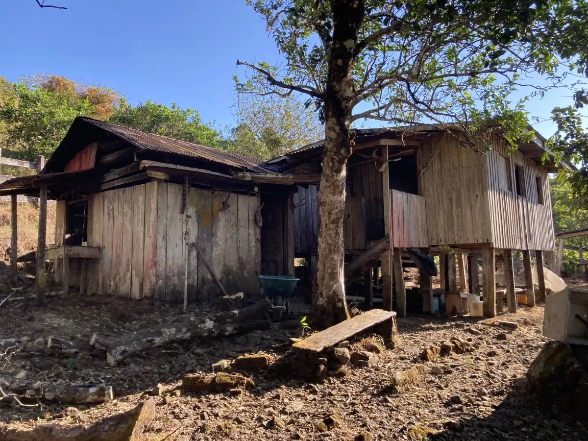 Cattle ranch or private hideaway with amazing views