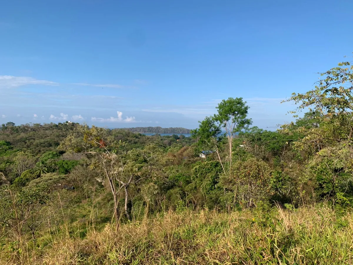 PROPIEDAD EN VENTA EN SANTA CATALINA CON VISTAS PANORAMICAS AL MAR