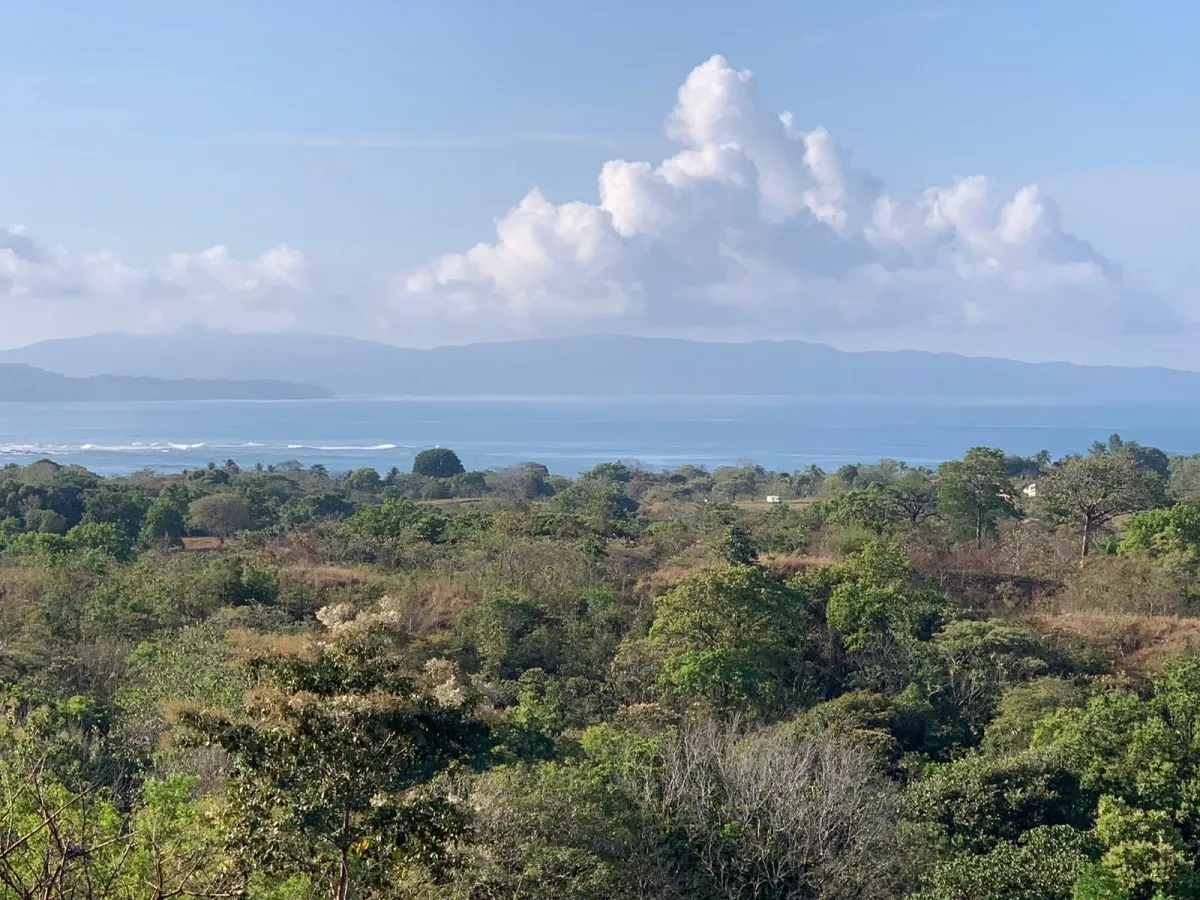 PROPIEDAD EN VENTA EN SANTA CATALINA CON VISTAS PANORAMICAS AL MAR