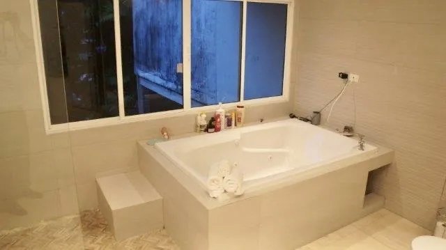 En expansión, 4 dormitorios, parque y frente al mar casa, en el corazón de la ciudad de panamá para la venta