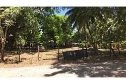 Terreno en playa reina de 1370 m2 titulada