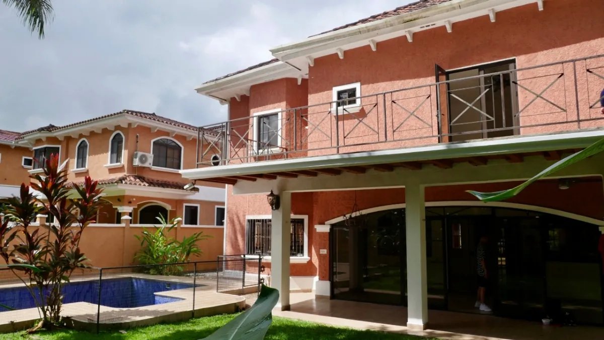 *** casa en venta en clayton village, una residencia privilegiada. ***