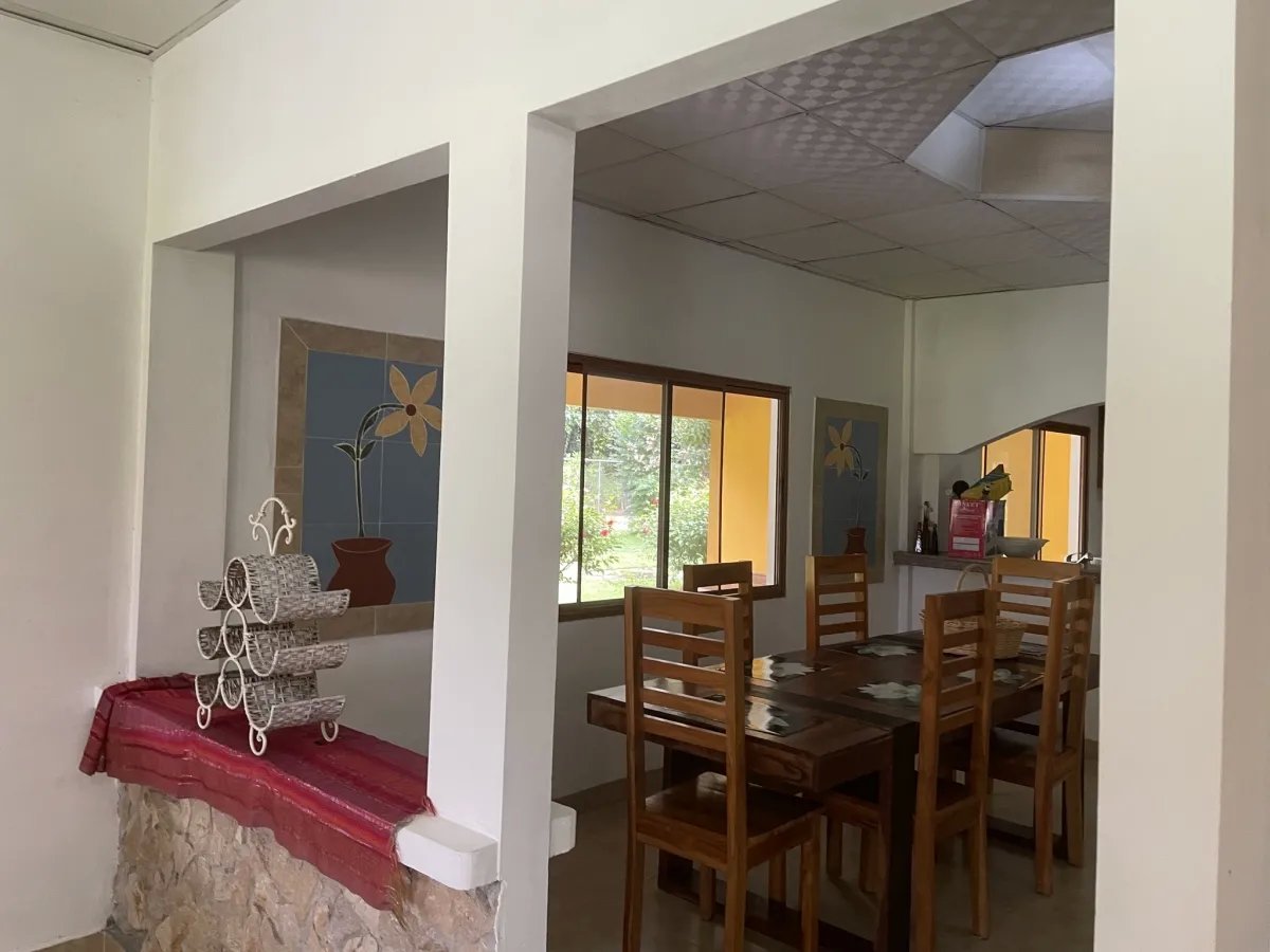 Gran casa de familia cerca de puerto armuelles