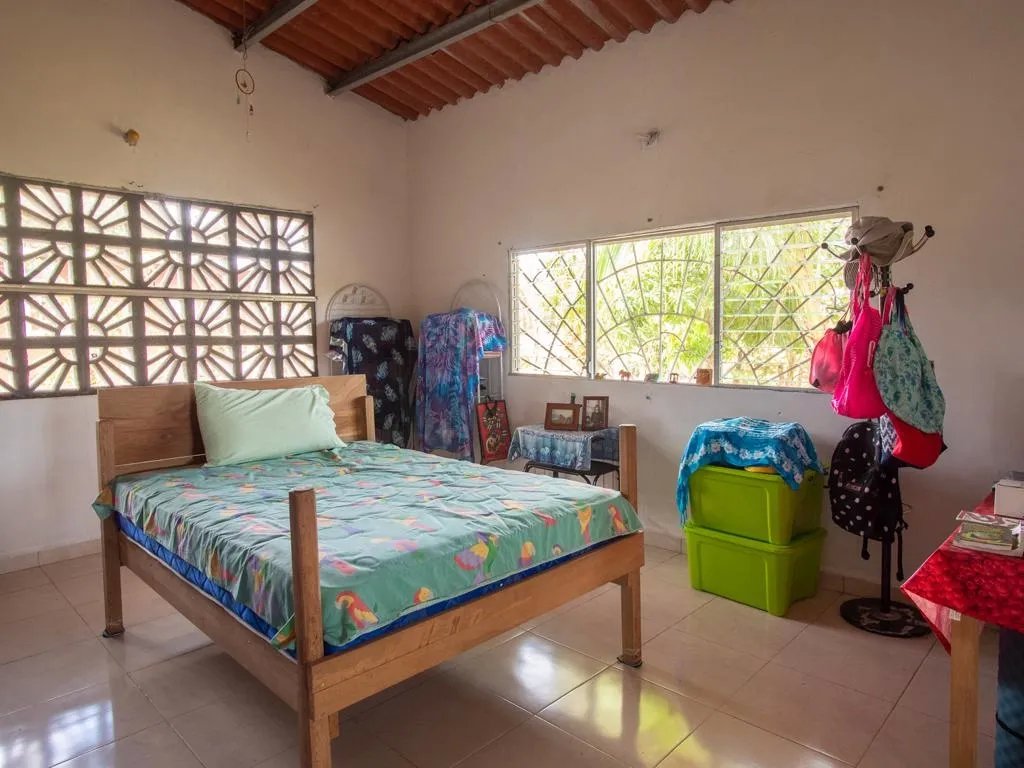 Casa asequible con potencial en gualaca - con opcion de financiamiento!