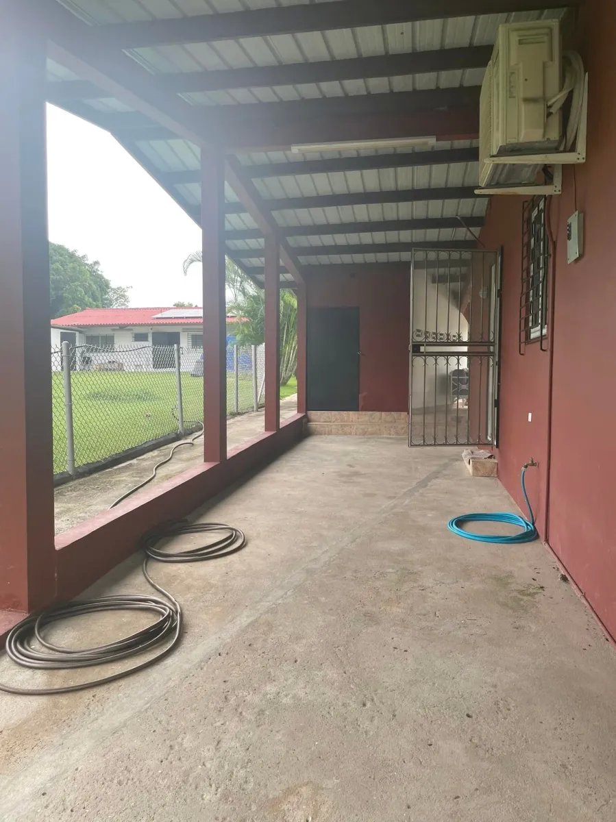 Se alquila casa en coronado