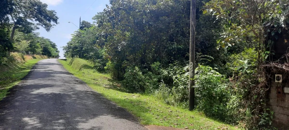 Lote con precio atractivo en un lindo pueblo cerca de la playa