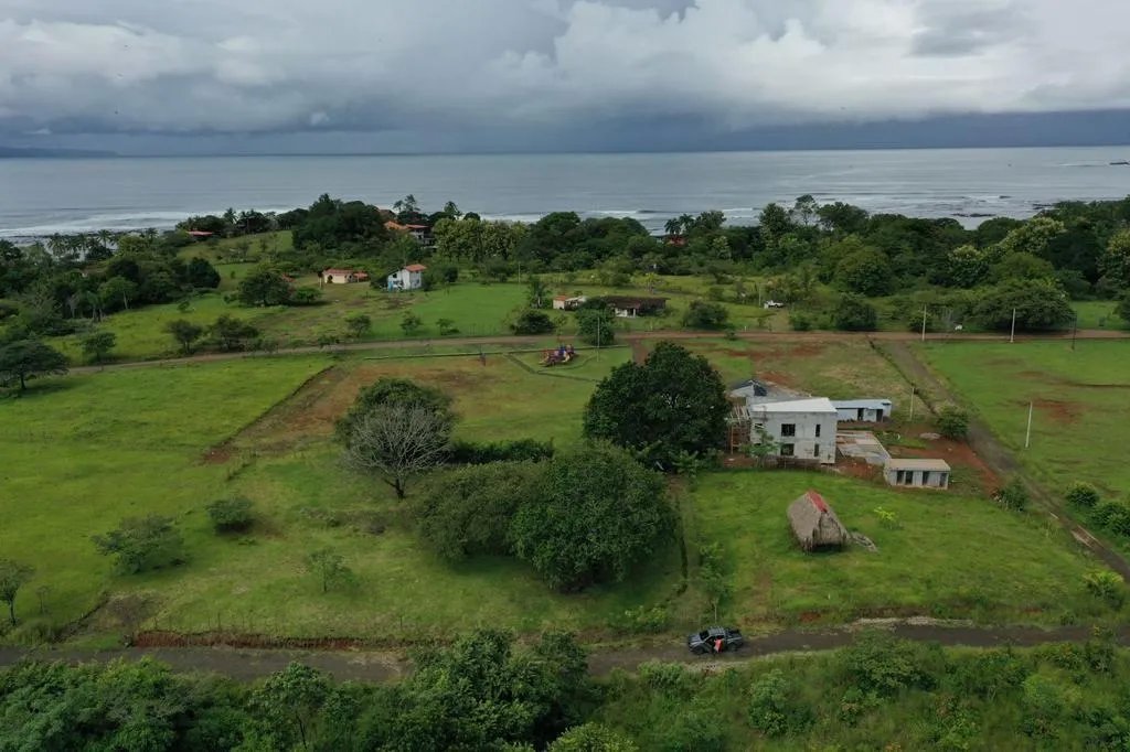 Lotes en venta en el proyecto residencial santa catalina villas, de 1000 metros cuadrados cada uno.