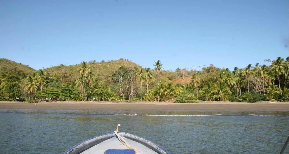 Se vende propiedad frente al mar, playa gorgona. santa catalina