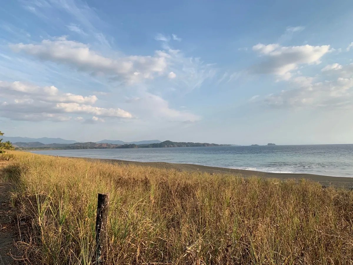 Se vende propiedad frente al mar, en mata oscura, veraguas.