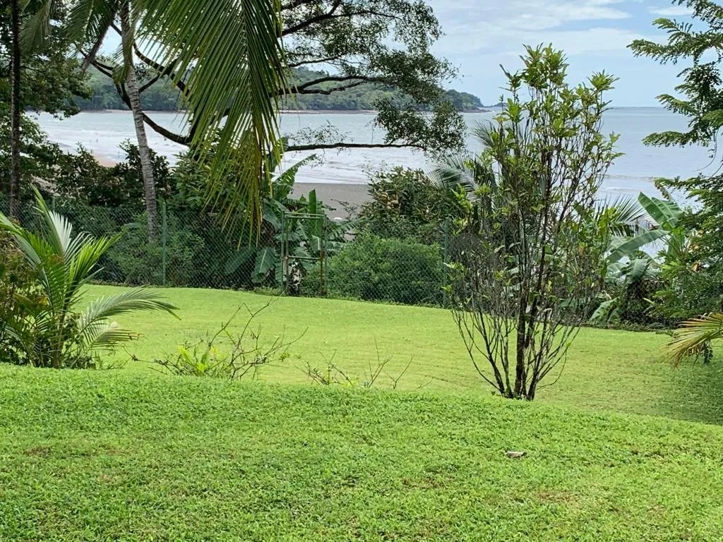 Casa frente al mar en venta, playa torio, veraguas.