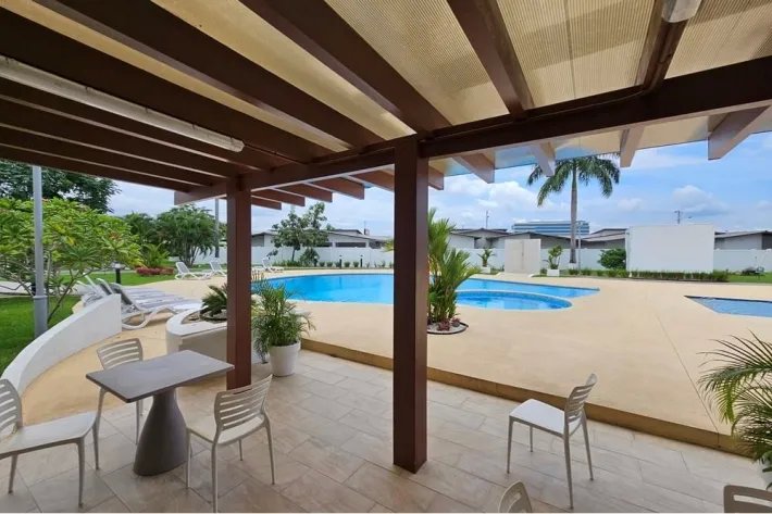 Venta de casa en villa sur, costa sur