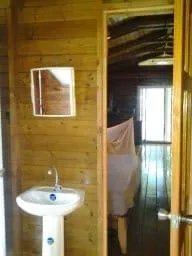 Casa de playa en zancos aislada en una hectárea de terreno