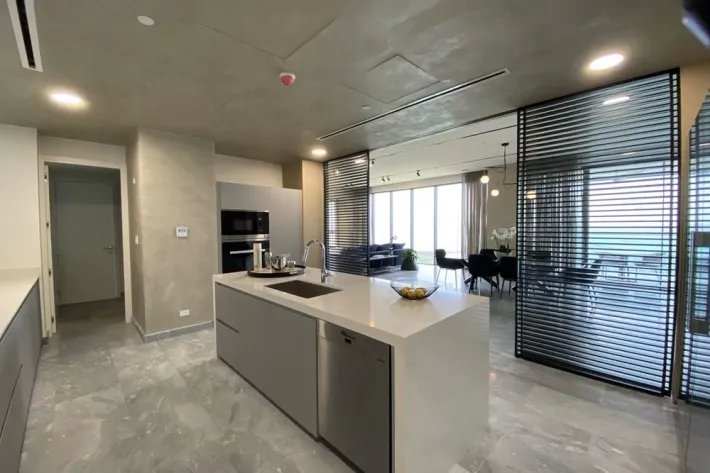 Apartamentos de lujo frente al pacífico, costa del este