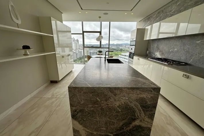 Venta de apartamento en la maison by fendi casa, santa maria
