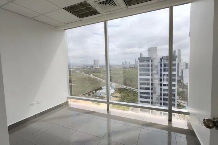Alquiler de oficina vacía en ph torre aseguradora ancón, costa del est...