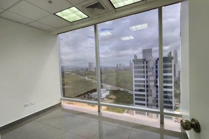 Alquiler de oficina vacía en ph torre aseguradora ancón, costa del est...