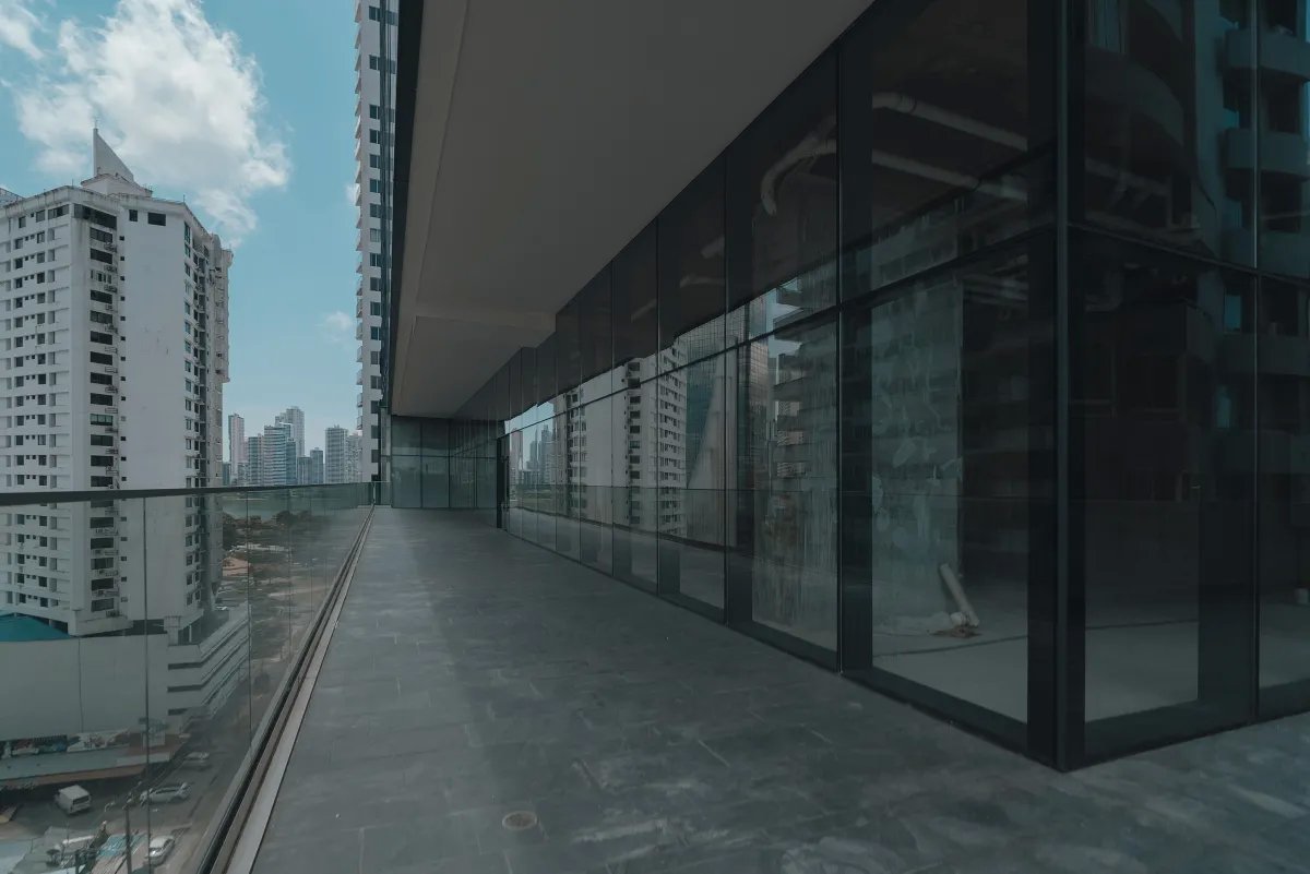 Alquiler de local comercial para restaurante en edificio armani