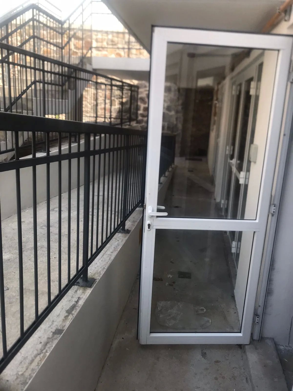 Alquiler de locales comerciales para restaurantes o bares en el callejón de soná, casco antiguo