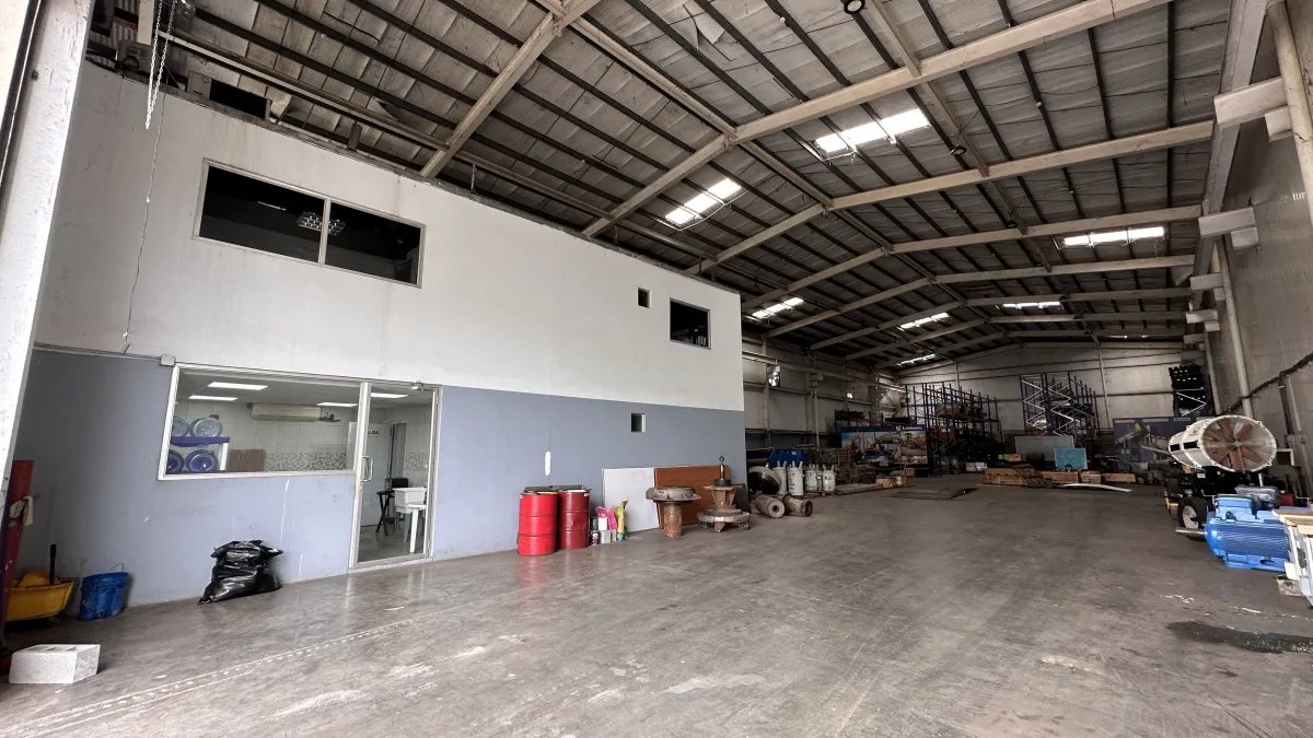 Se alquila galera en parque industrial de las américas