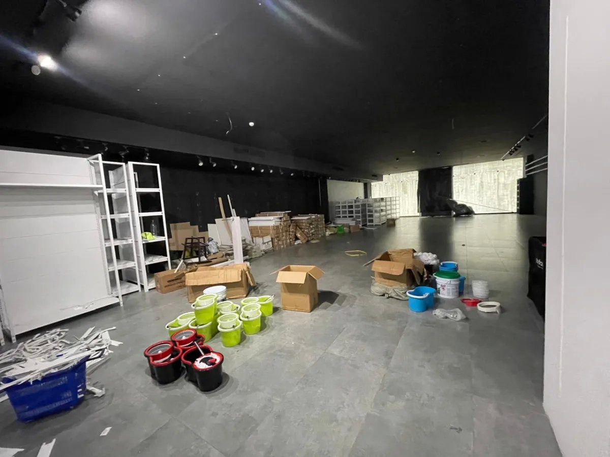 Se vende local de 1264 m2 en albrook mall