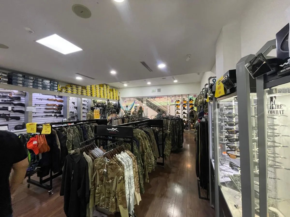 Se vende local planta baja en albrook mall