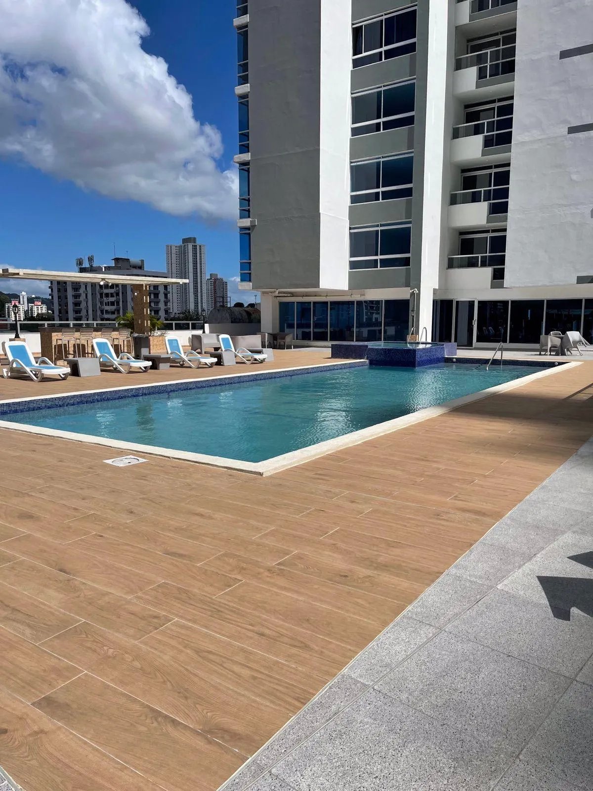 Venta de apartamento en ph vista park carrasquilla