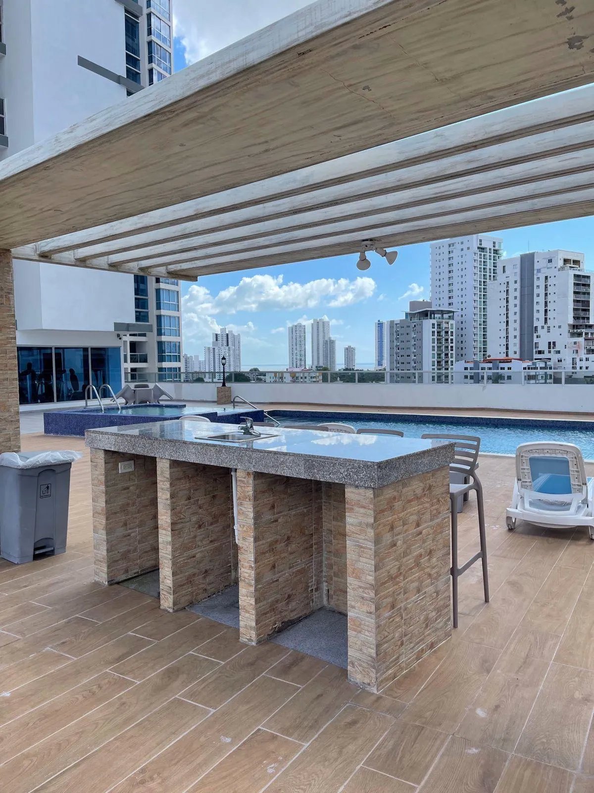 Venta de apartamento en ph vista park carrasquilla