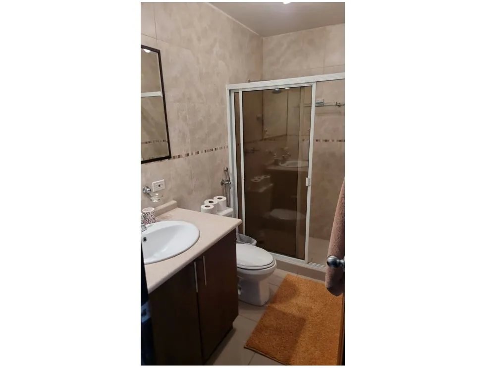 Alquiler de apartamento amoblado en obarrio, piso alto