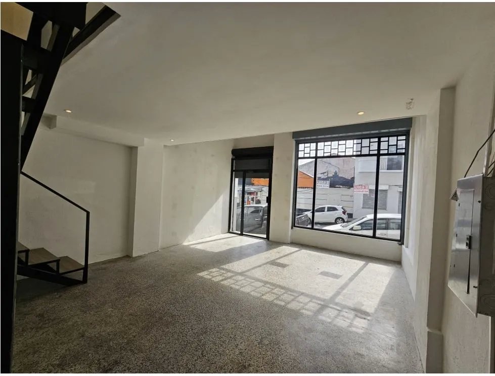 Alquiler de local comercial en avenida b