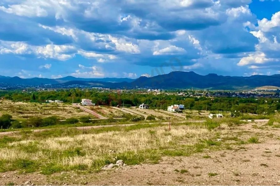 Excelente terreno en venta en ex hacienda de cuevas, guanajuato.