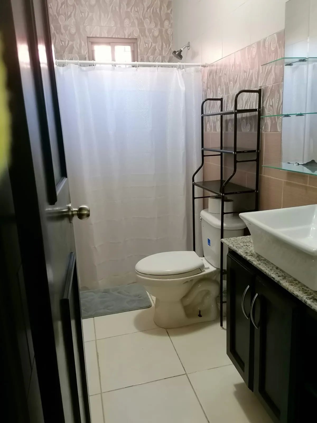 Alquiler de casa amoblada en la arena, chitré