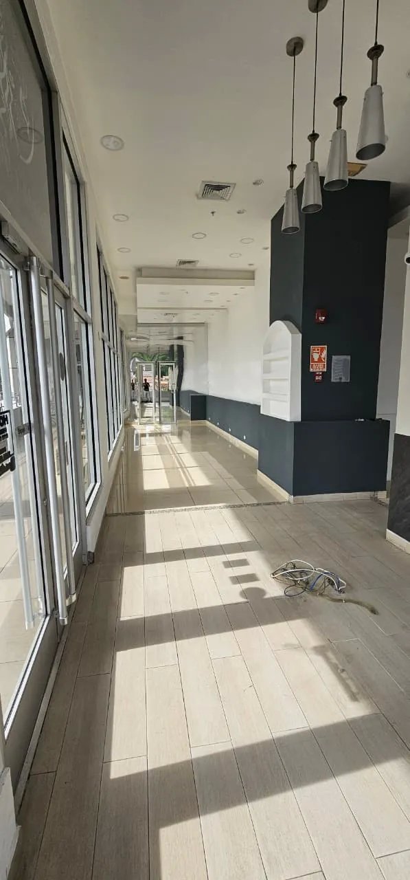 Alquiler de local en plaza signature, brisas del golf