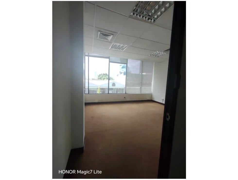 Alquiler de oficina 485m2 en edificio beta continental, obarrio