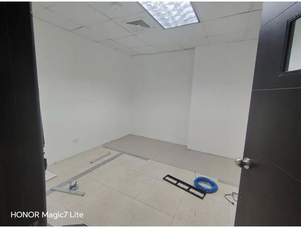 Alquiler de oficina 785m2 en edificio beta continental, obarrio