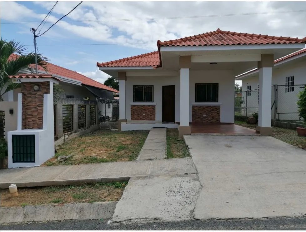 Alquiler de casa amoblada en la arena, chitré