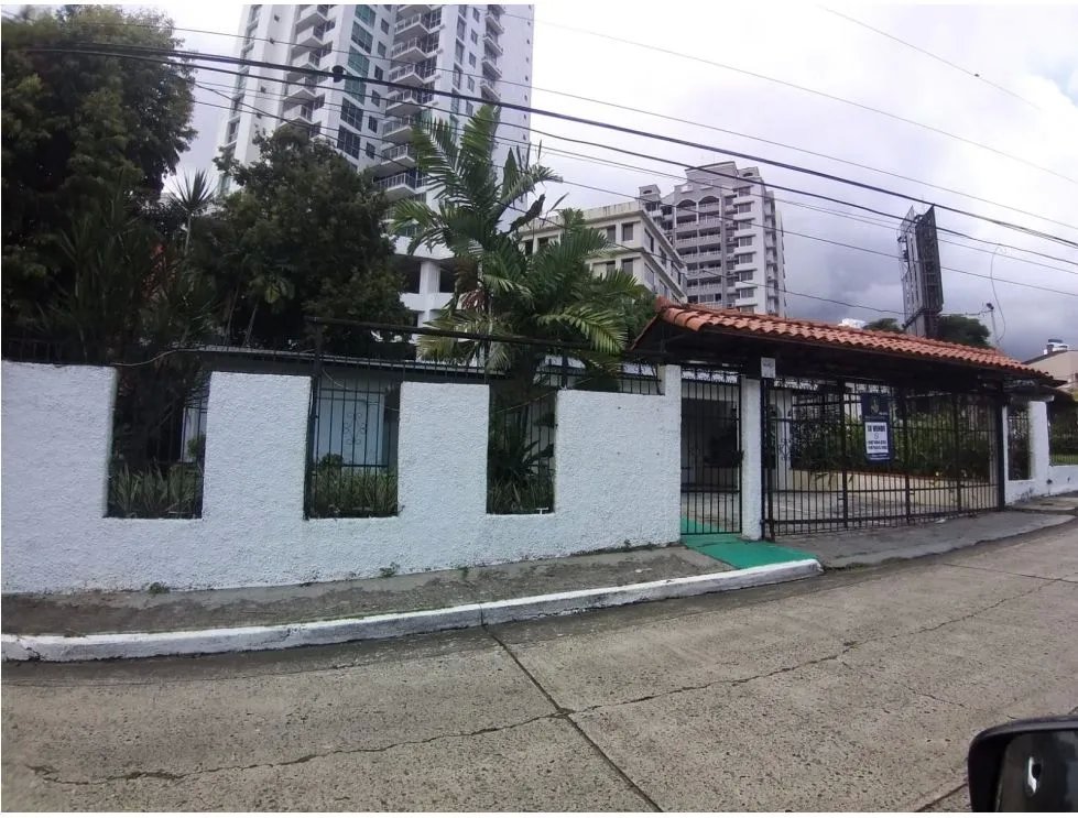 Venta/alquiler de casa comercial en vía porras