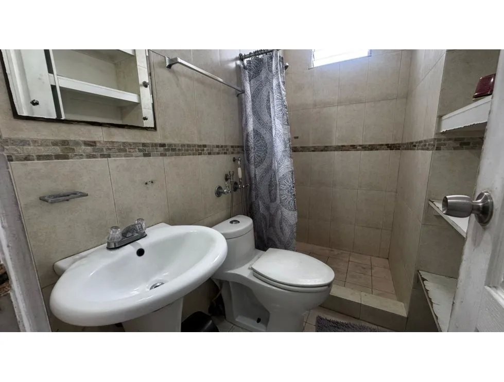 Apartamento en alquiler  ph colonia tower, villa cáceres (betania)